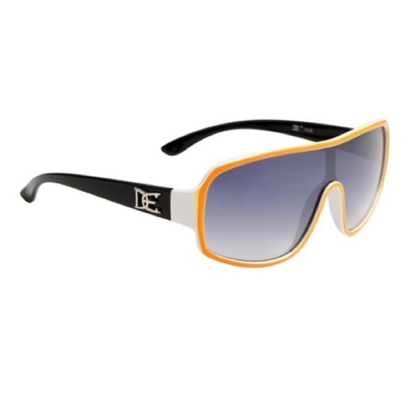 Two for 30 cute sunglasses comes with hard case - Picture 5 of 6